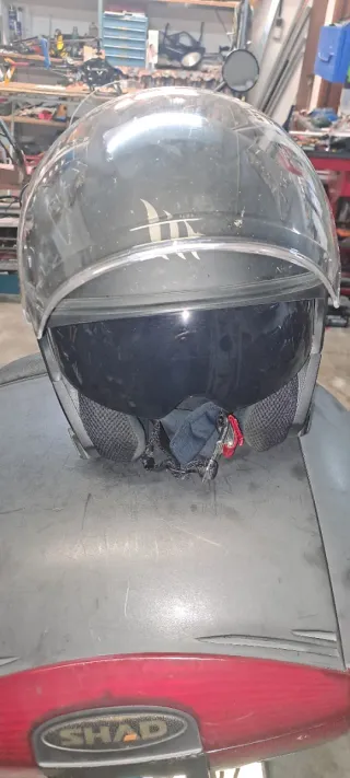 Casco de moto MT Helmets