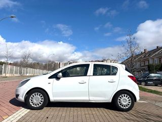 ! OPEL CORSA AÑO 2009 5 PUERTAS !