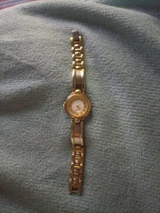 Reloj de pulsera dorado Stainless