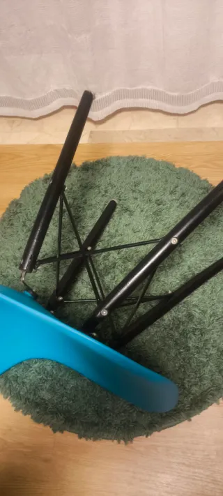 Silla Nórdica Azul y Negro