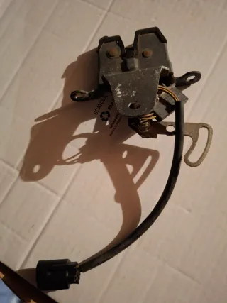 Trinco Mala Ford Escort VI