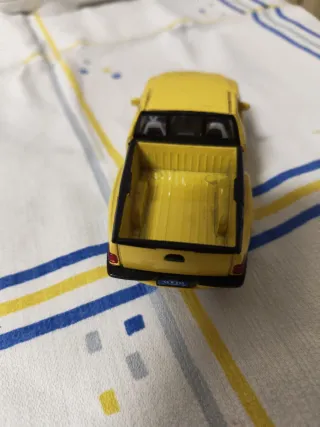 Furgoneta Ford Colección Amarilla