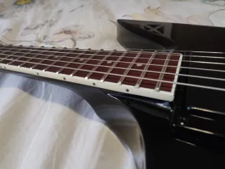 Guitarra LTD EX-200 con Seymour Duncan Blackout