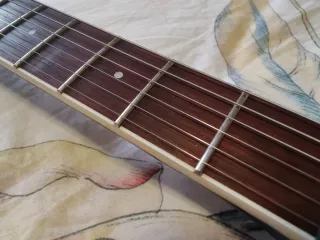 Guitarra LTD EX-200 con Seymour Duncan Blackout