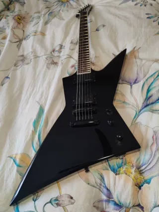 Guitarra LTD EX-200 con Seymour Duncan Blackout