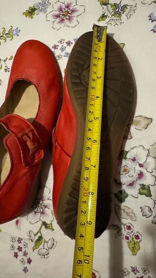 Manoletinas piel rojas Talla 39 Tipo merceditas