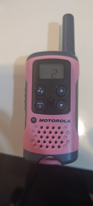 Motorola TLKR T41 Walkie-Talkies Rosa