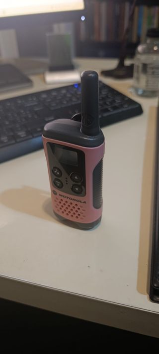 Motorola TLKR T41 Walkie-Talkies Rosa