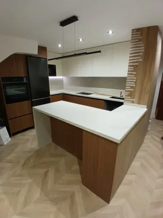 BUSCAMOS MONTADORES ESPECIALIZADOS EN COCINAS