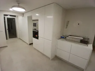 BUSCAMOS MONTADORES ESPECIALIZADOS EN COCINAS