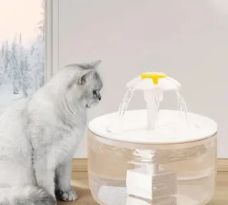 Fuente de agua para gatos