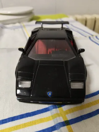 Lamborghini negro de colección