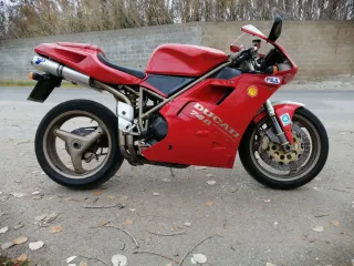 Ducati 748 Roja Superbike