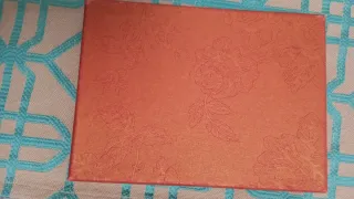 Espejo y peine decorado