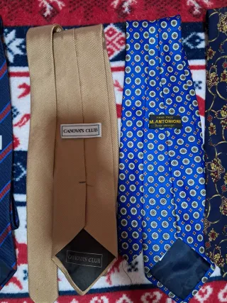 Lotes de corbatas D'Anta y Canova's Club