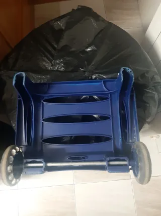 Mochila con carro y diseño de lobo