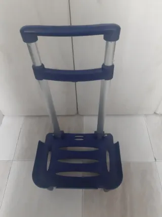 Mochila con carro y diseño de lobo