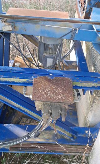 Grua de construccion de 30 metros.