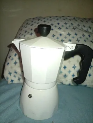 Cafetera Italiana Blanca