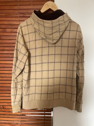 Sudadera Beige con Cuadros Oscuros