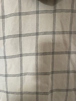 Sudadera Beige con Cuadros Oscuros