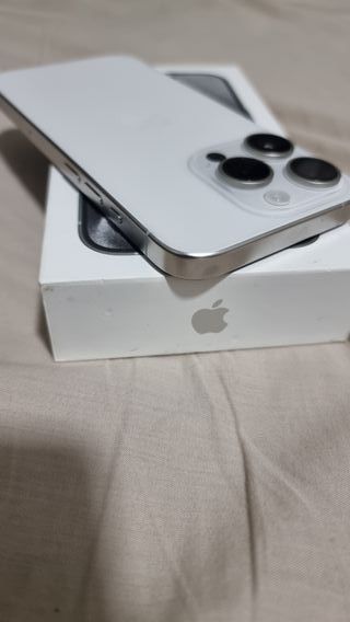 iPhone 15 Pro 94% Bateria