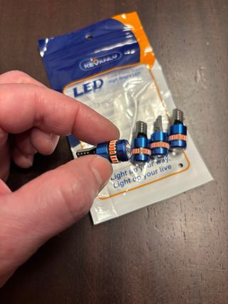 4 Bombillas LED T10 Rojas alta intensidad canbus