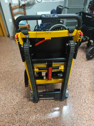 Silla eléctrica adaptada para escaleras