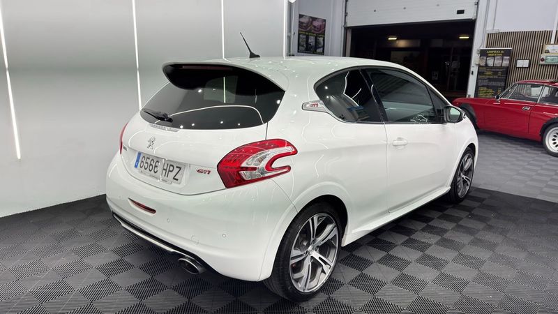 Peugeot 208 1.6 VTi GTI 2013
