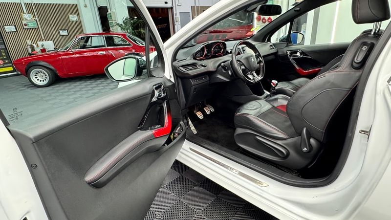 Peugeot 208 1.6 VTi GTI 2013, foto 8