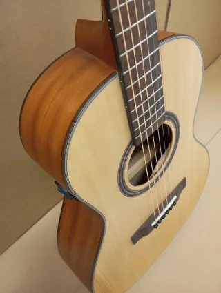 Guitarra Acústica Egmond Amplificada OS1
