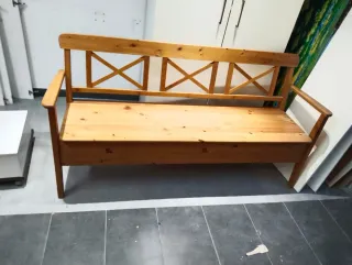 Banco de madera con almacenaje