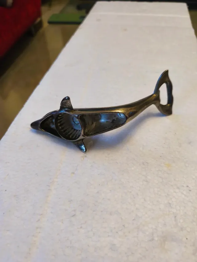 2 Abrebotellas de Delfín son dos