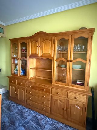 Mueble comedor roble 4 puertas y cajones