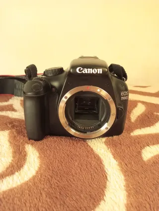Canon EOS 1100D en perfecto estado + Accesorios