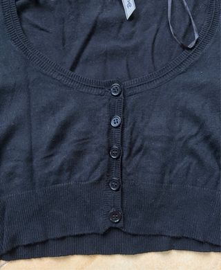 Rebeca negra corta de Bershka