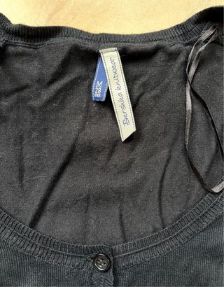 Rebeca negra corta de Bershka