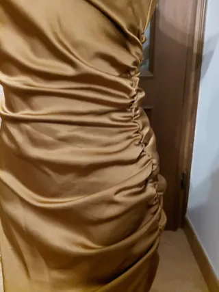 Abito monospalla bronzo con spacco