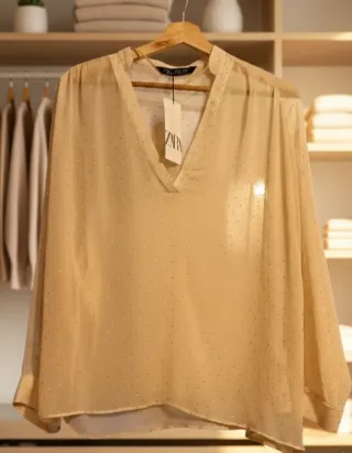 Blusa Zara Beige con Brillos Talla S