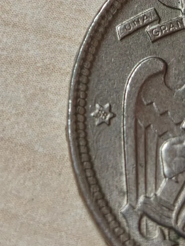 2 Monedas 50 Pts 1957 Estrella 58 Canto Grabado