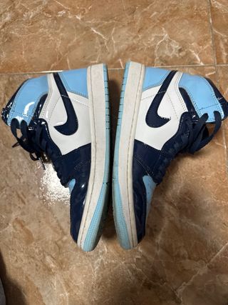 Nike Air Jordan 1 Azul y Blanco
