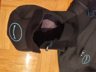 Traje neopreno surf Dakine con capucha
