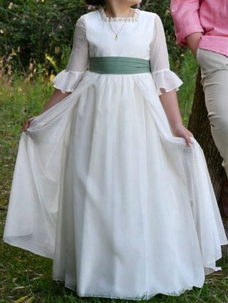 Vestido de Comunión con Lazo y zapatos.
