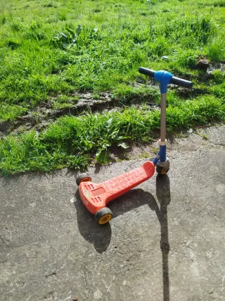 Patinete infantil rojo