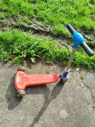 Patinete infantil rojo