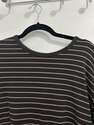 Jersey de rayas beige y marrón