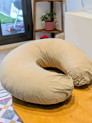 Cojín de lactancia con 2 fundas