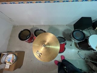 Batería musical roja para jóvenes