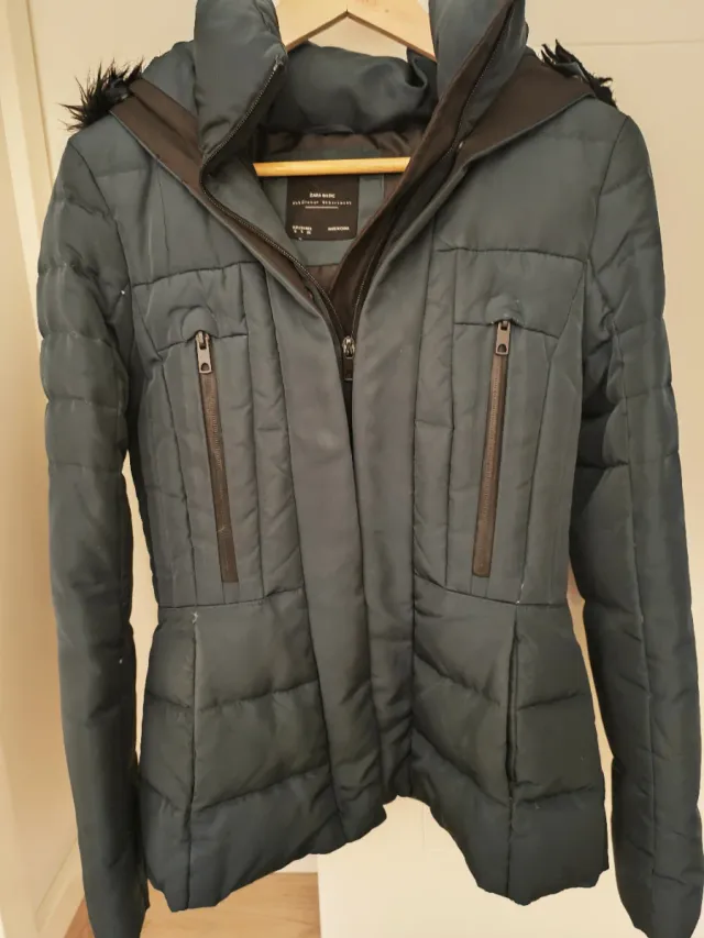 Cazadora Zara plumífera talla S verde