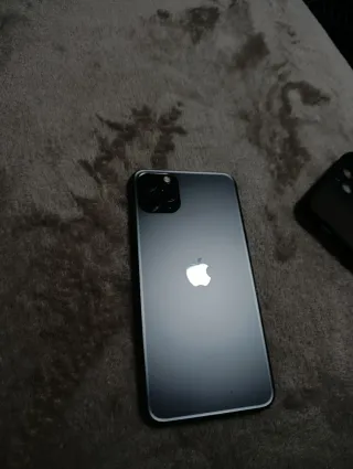 Apple iPhone 11 Pro Max, batteria 84% in salute